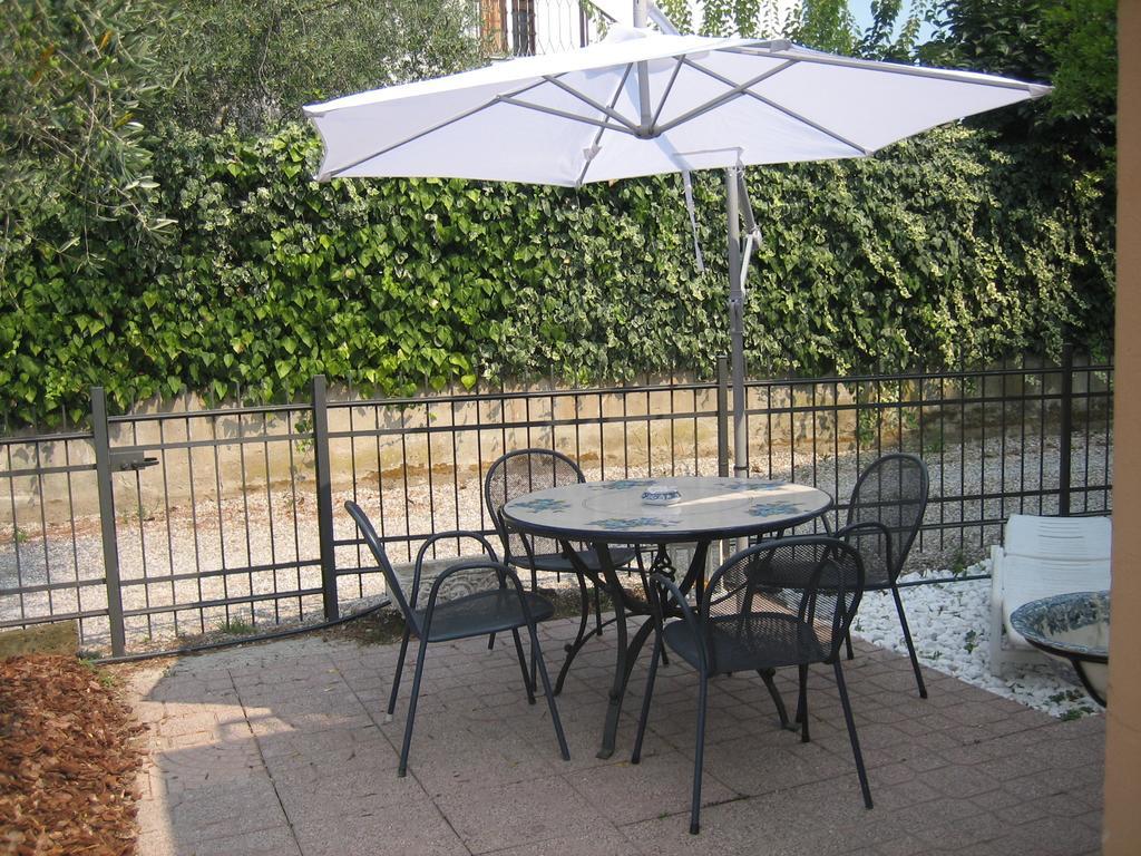 B&B Domus Sirmione Buitenkant foto